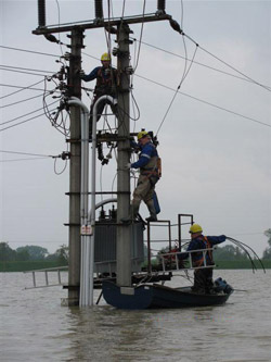 Pracownicy Vattenfalla usuwają awarie