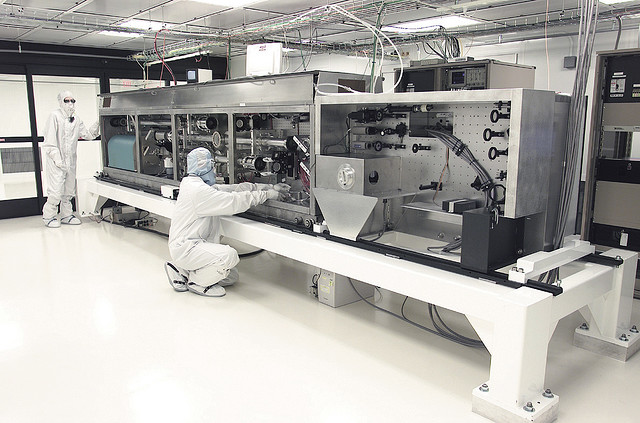 Jeden z 48 modułów przedwzmacniacza w systemie laserów NIF