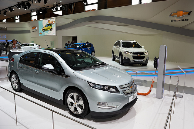 Brytyjscy kierowcy bedą mogli liczyć nawet na 5 tys. funtów bezzwrotnej zapomogi przy zakupie m.in. Chevroleta Volt, fot. Dmitry Valberg/CC/Flickr Brytyjscy kierowcy bedą mogli liczyć nawet na 5 tys. funtów bezzwrotnej zapomogi przy zakupie m.in. Chevroleta Volt