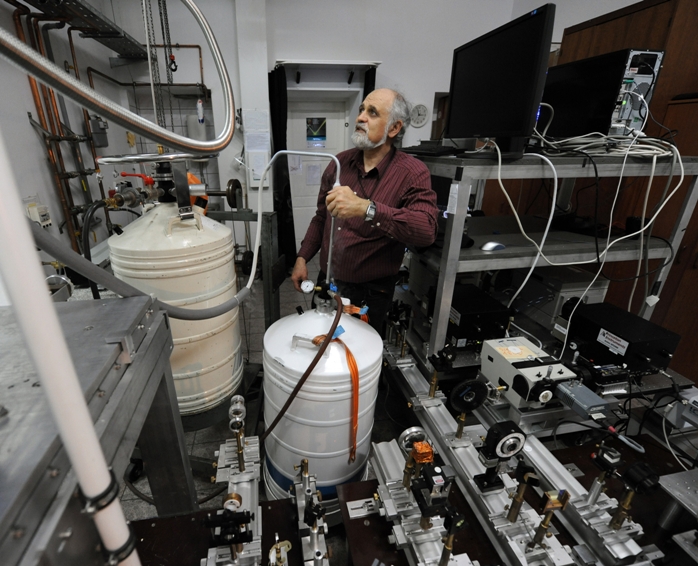 W ramach projektu „Narodowe Laboratorium Technologii Kwantowych” zakupiono 370 sztuk nowoczesnej aparatury badawczej. Na zdjęciu laboratoria Wydziału Fizyki Uniwersytetu Warszawskiego. W ramach projektu „Narodowe Laboratorium Technologii Kwantowych” zakupiono 370 sztuk nowoczesnej aparatury badawczej. Na zdjęciu laboratoria Wydziału Fizyki Uniwersytetu Warszawskiego.