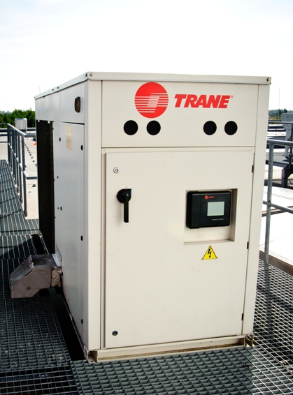 Zewnętrzna jednostka skraplająca bezpośredniego odparowania RAUL 400 Zewnętrzna jednostka skraplająca bezpośredniego odparowania RAUL 400