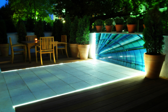 Dekoracyjne oświetlenie balkonu