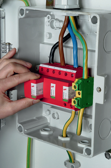 Łatwa wymiana modułu w SPD typu 1 (DEHNventil)