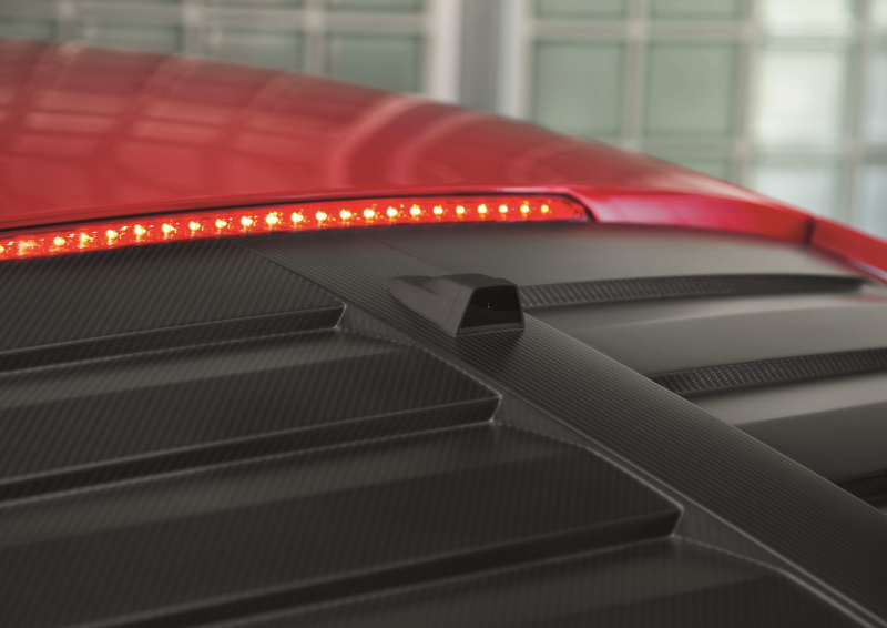 Inteligentna kamera w Audi R8 e-tron monitoruje przestrzeń za samochodem Inteligentna kamera w Audi R8 e-tron monitoruje przestrzeń za samochodem