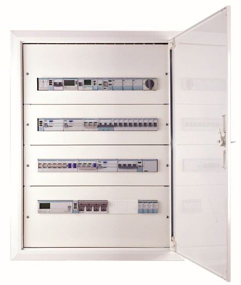 Rozdzielnia podtynkowa Hager FW424FT w wersji wyposażonej w aparaty modułowe