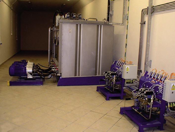 Stacja zasilająca siłowniki klap jazu Stacja zasilająca siłowniki klap jazu