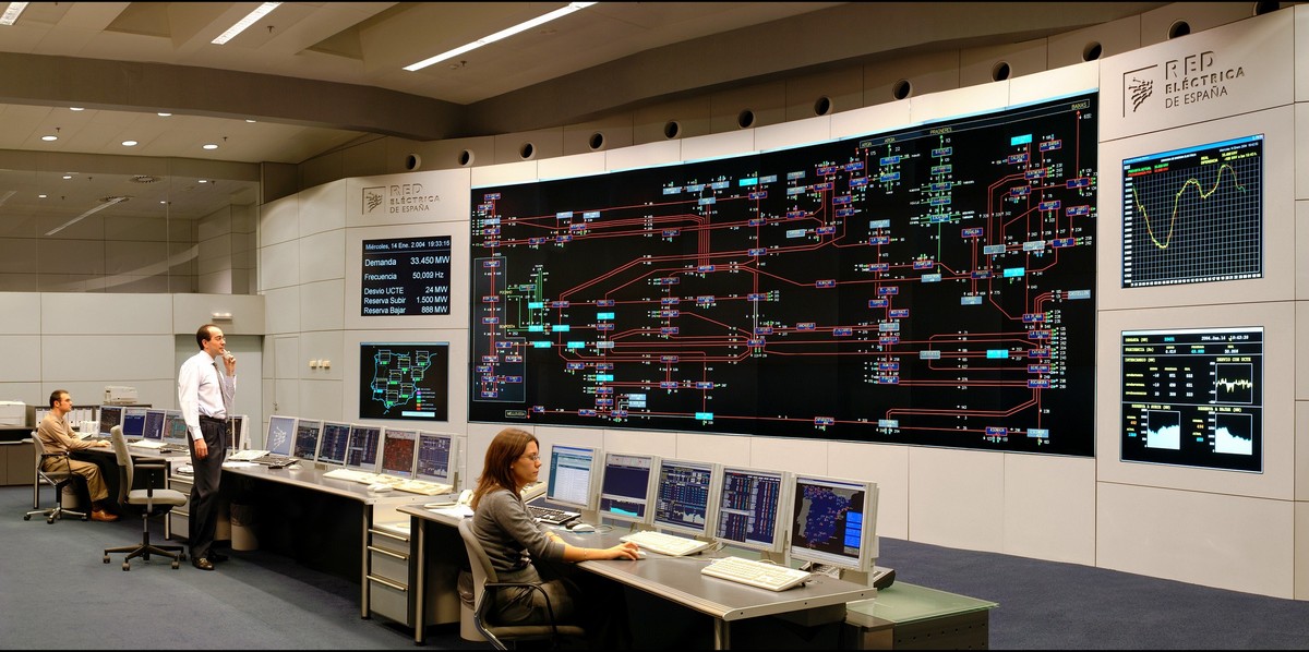 Rys. 2. Sala dyspozycji mocy operatora REE (Red Eléctrica de España – Hiszpania Rys. 2. Sala dyspozycji mocy operatora REE (Red Eléctrica de España – Hiszpania