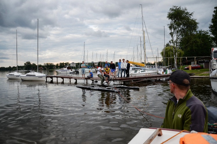 holowanie łodzi solarnej holowanie łodzi solarnej