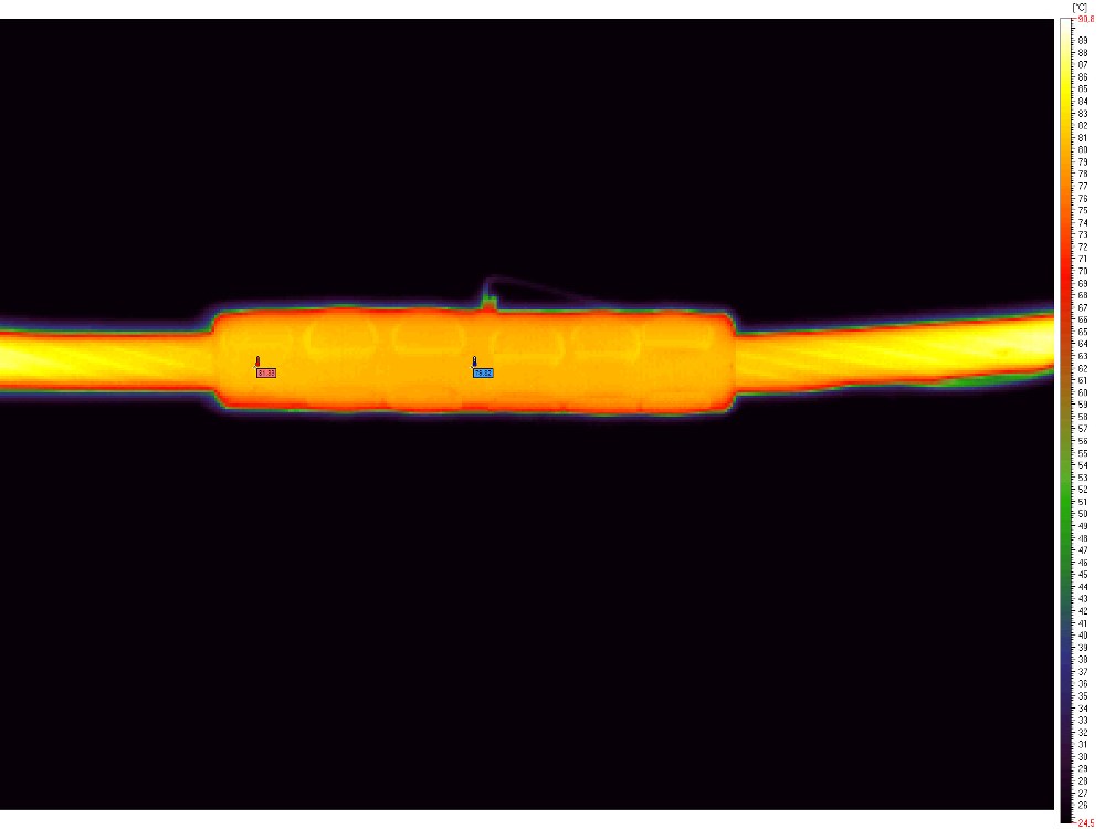 Pole rozkładu temperatury zaprasowania na czteropunktowy karb. Pole rozkładu temperatury zaprasowania na czteropunktowy karb.