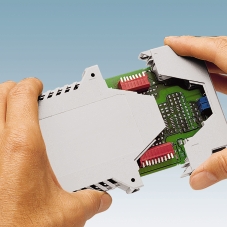 Fot. 2. Łatwe konfigurowanie urządzenia w obudowie ME