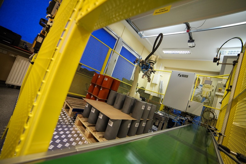 Stanowisko zrobotyzowanej paletyzacji na Politechnice Rzeszowskiej Stanowisko zrobotyzowanej paletyzacji na Politechnice Rzeszowskiej