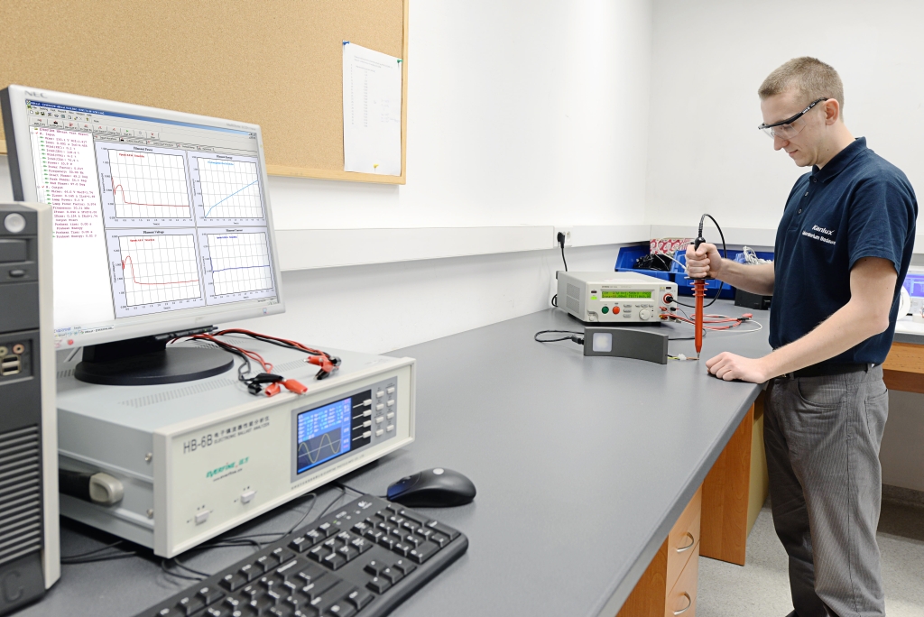 Test wytrzymałości izolacji oprawy oświetleniowej