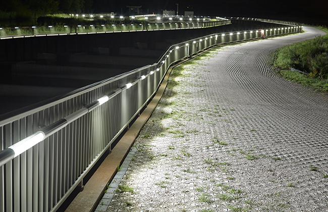 Przepławka na Łabie oświetlona wodoszczelnymi oprawami LED Przepławka na Łabie oświetlona wodoszczelnymi oprawami LED