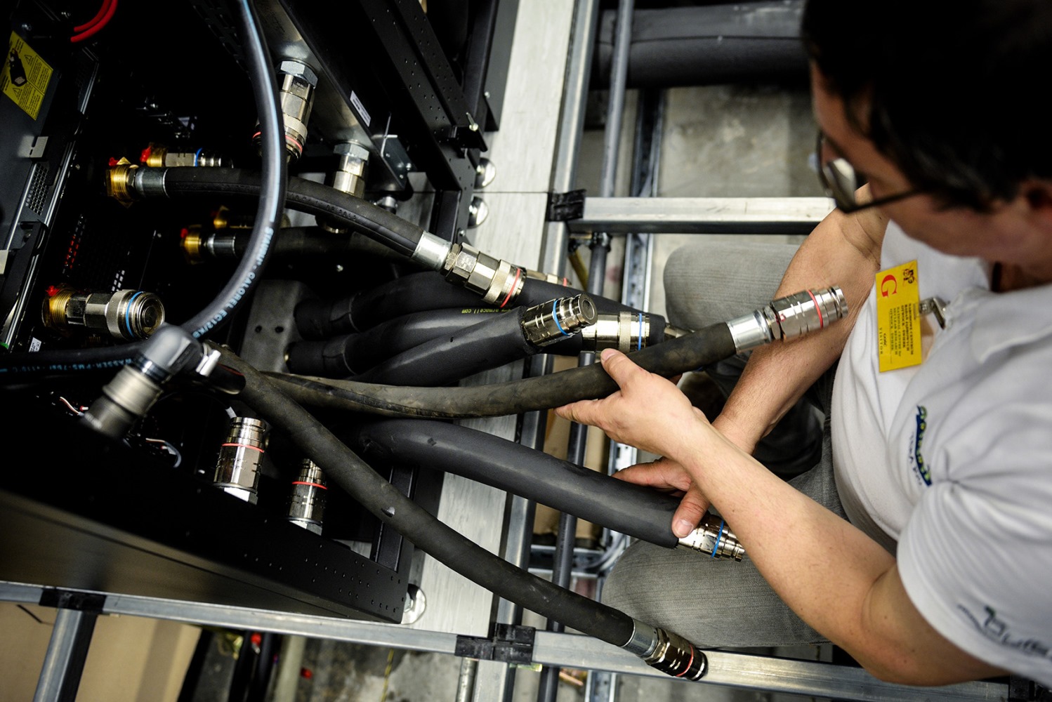 Montaż szaf obliczeniowych (fot. NCBJ CIŚ) Montaż szaf obliczeniowych (fot. NCBJ CIŚ)