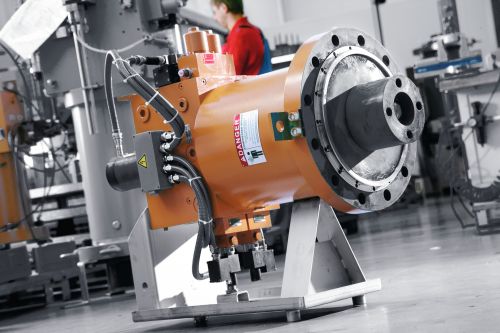 Testowanie serwocylindra na stanowisku badawczym