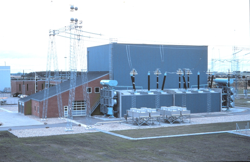 Widok stacji przekształtnikowej w Tjele w Danii Widok stacji przekształtnikowej w Tjele w Danii