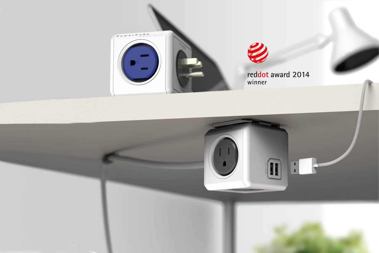PowerCube stanowi ergonomiczne połączenie listwy zasilającej z ładowarką USB, za które firma otrzymała w minionym roku prestiżową nagrodę reddot award. PowerCube stanowi ergonomiczne połączenie listwy zasilającej z ładowarką USB, za które firma otrzymała w minionym roku prestiżową nagrodę reddot award.