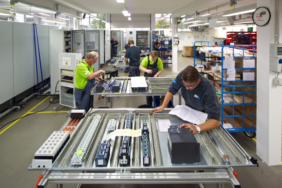 Projekt montażowy jest prowadzony przez specjalistów z doświadczeniem praktycznym