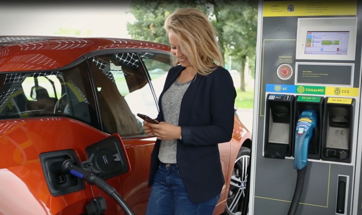 ABB i Microsoft wspólnie uruchomią platformę usług ładowania pojazdów elektrycznych nowej generacji ABB i Microsoft wspólnie uruchomią platformę usług ładowania pojazdów elektrycznych nowej generacji