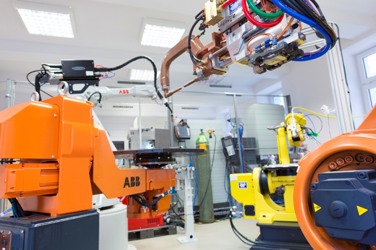 fot. Urszula Czapla Jedno z największych robotycznych laboratoriów w Europie na WAT w Warszawie