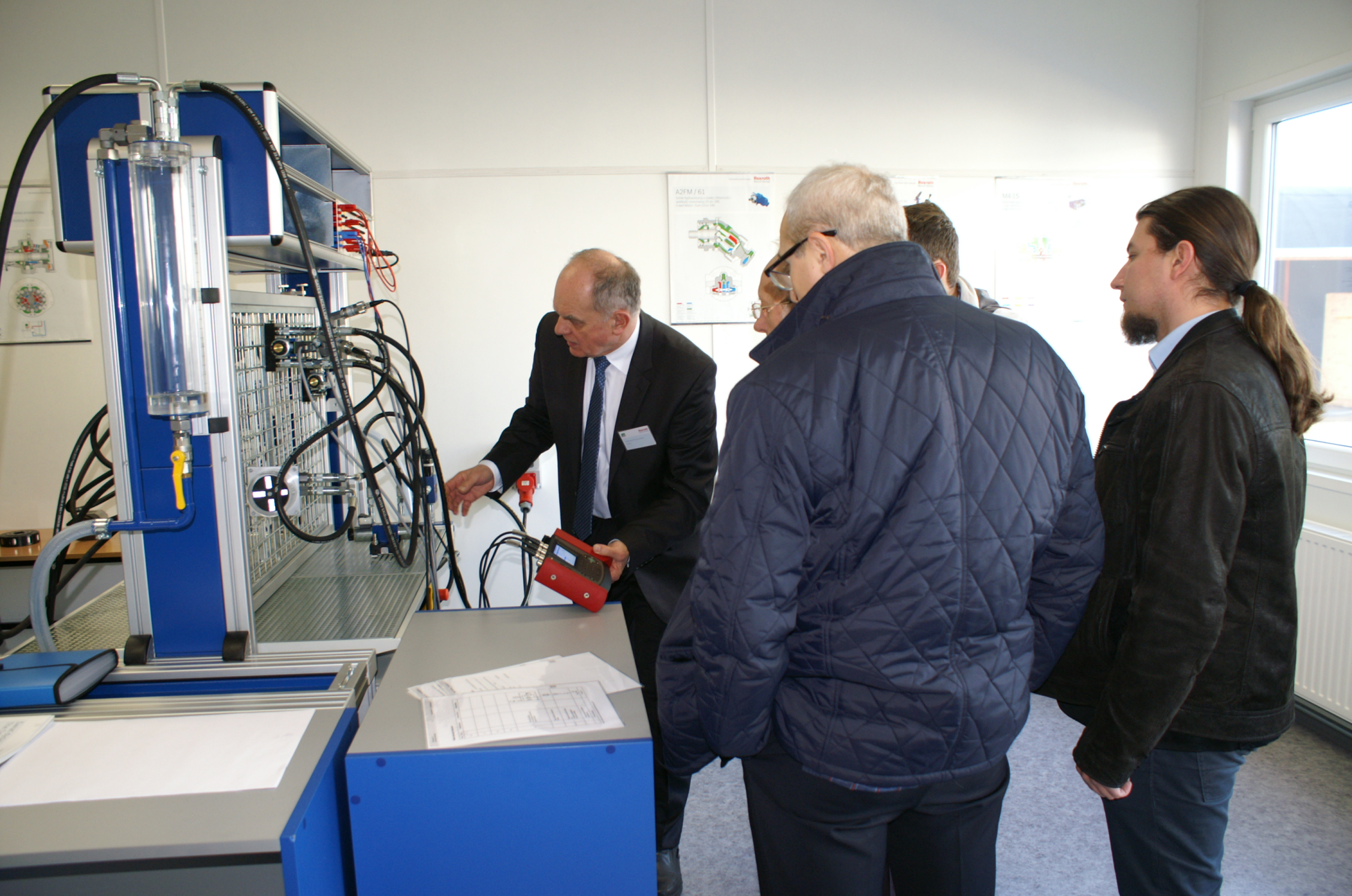 Inteligentne układy zarządzania energią, energia na żądanie oraz rekuperacja energii w maszynach roboczych Inteligentne układy zarządzania energią, energia na żądanie oraz rekuperacja energii w maszynach roboczych