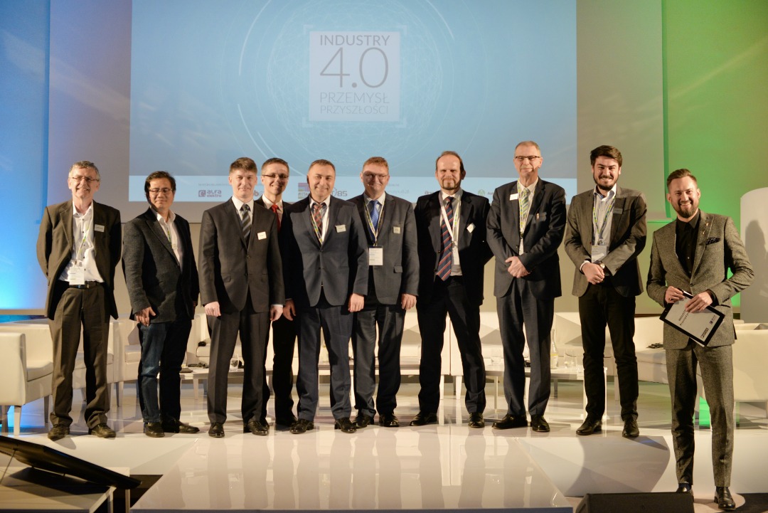 Całość spotkania wraz z ożywionym panelem dyskusyjnym na podsumowaniu dnia poprowadził Marcin Prokop. Całość spotkania wraz z ożywionym panelem dyskusyjnym na podsumowaniu dnia poprowadził Marcin Prokop.