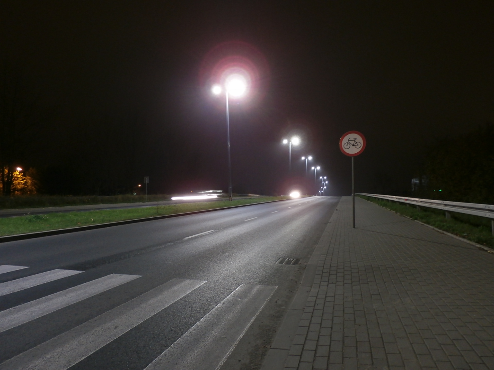 Przykład zmodernizowanego oświetlenia ulicznego w Koszalinie Przykład zmodernizowanego oświetlenia w Koszalinie