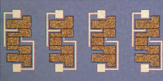 Rys. 11. Cztery układy MMIC Fig. 11. Four MMICs