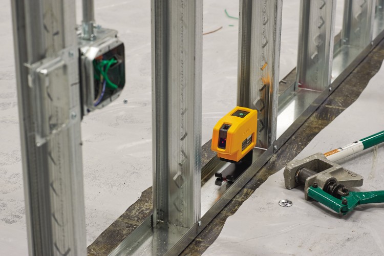 Fluke wprowadza na polski rynek rodzinę niwelatorów laserowych