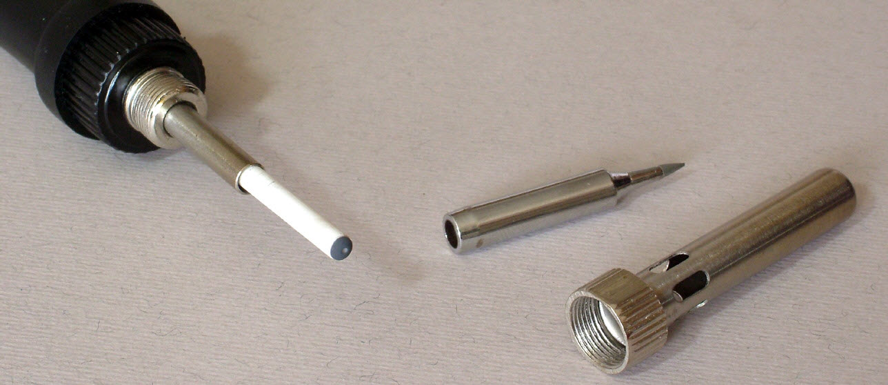 Fot. 2. W stacji zastosowano lutownicę z efektywną grzałką ceramiczną