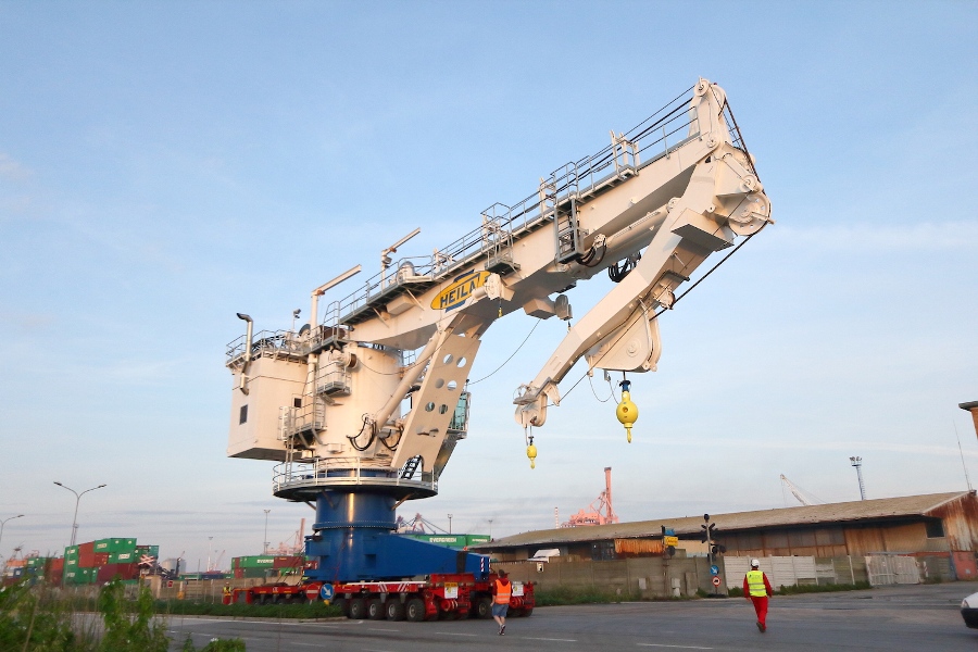 Szybsza, bezpieczniejsza i sprawniejsza budowa żurawi pływających Szybsza, bezpieczniejsza i sprawniejsza budowa żurawi pływających