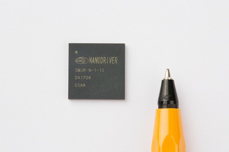 Sterownik LED NanoDriver z odcinaniem fazy, mierzące zaledwie 13,5 mm x 13,5 mm x 1,42 mmSterownik LED NanoDriver z odcinaniem fazy, mierzące zaledwie 13,5 mm x 13,5 mm x 1,42 mm