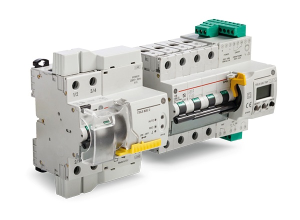TeleREC Top składa się z wyłącznika nadprądowego 2 lub 4 fazowego o obciążalności zwarciowej 10kA (EN 60898-1) zintegrowanego z modułem napędu silnikowego oraz przekaźnika.