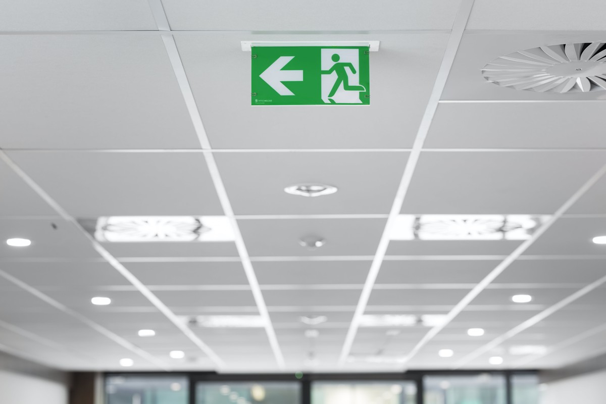 Oświetlenie ewakuacyjne TM TECHNOLOGIE