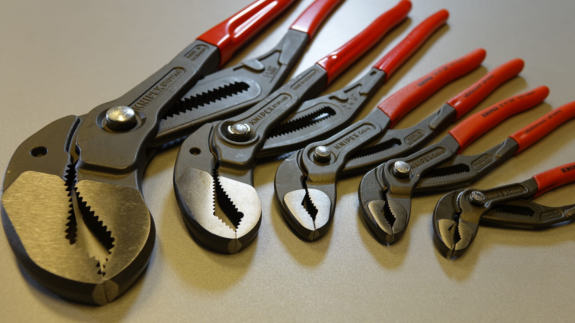 Zestaw szczypiec Knipex Cobra 87 01 180, 87 01 250, 87 01 300, 87 01 400, 87 01 560 mm Zestaw szczypiec Knipex Cobra 87 01 180, 87 01 250, 87 01 300, 87 01 400, 87 01 560 mm