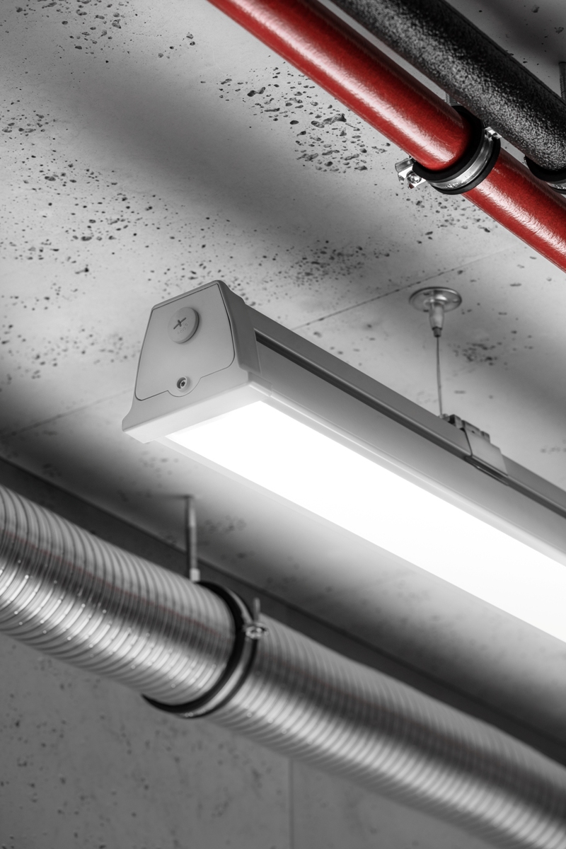 Oprawa LED hermetyczna HEROS