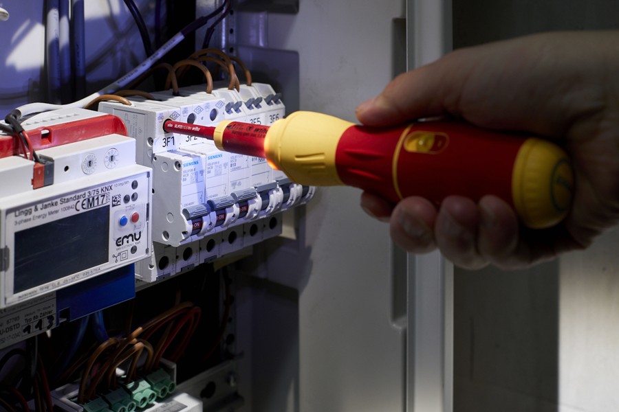 Wkrętak elektryczny Wiha speedE® II electric – teraz jeszcze szybszy dzięki dwóm stopniom ochrony materiału Wkrętak elektryczny Wiha speedE® II electric – teraz jeszcze szybszy dzięki dwóm stopniom ochrony materiału