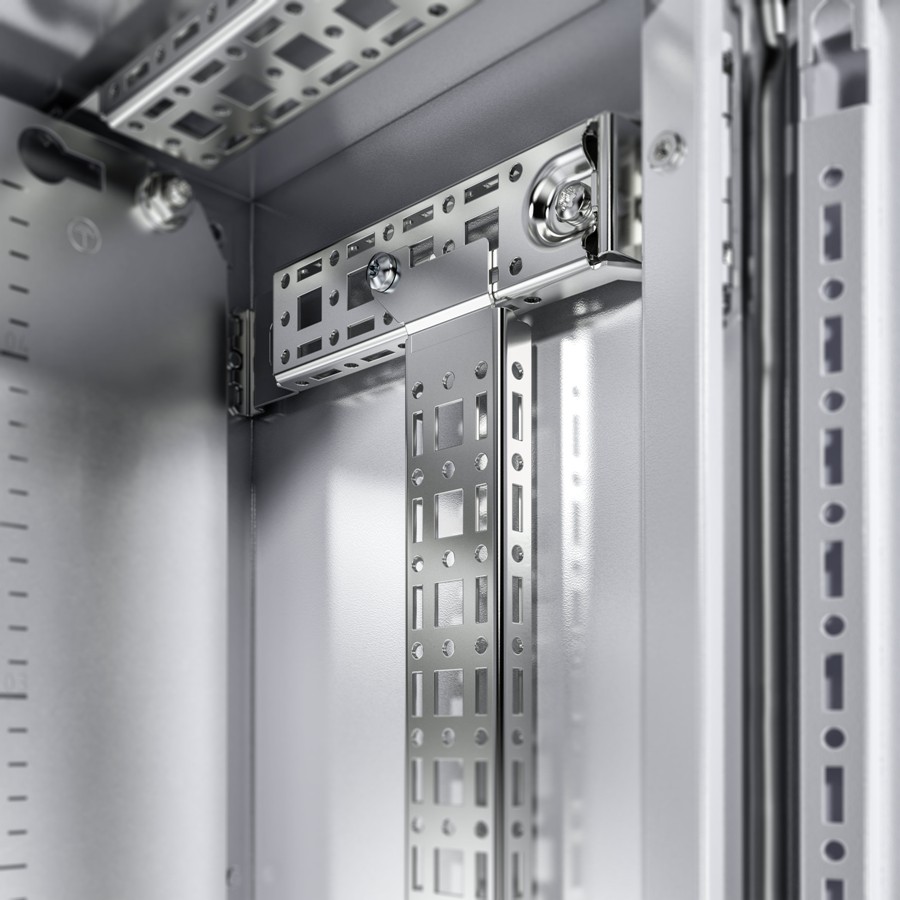 Elastyczniej: szyny i przetłoczenia ułatwiają zabudowę wewnętrzną. punktowe przetłoczenia obudowy umożliwiają szybkie i precyzyjne zamontowanie szyny do zabudowy wewnętrznej do dalszego montażu z użyciem szyny systemowej chassis i akcesoriów Rittal. (*nie dotyczy wersji ze stali nierdzewnej) Elastyczniej: szyny i przetłoczenia ułatwiają zabudowę wewnętrzną. punktowe przetłoczenia obudowy umożliwiają szybkie i precyzyjne zamontowanie szyny do zabudowy wewnętrznej do dalszego montażu z użyciem szyny systemowej chassis i akcesoriów Rittal. (*nie dotyczy wersji ze stali nierdzewnej)