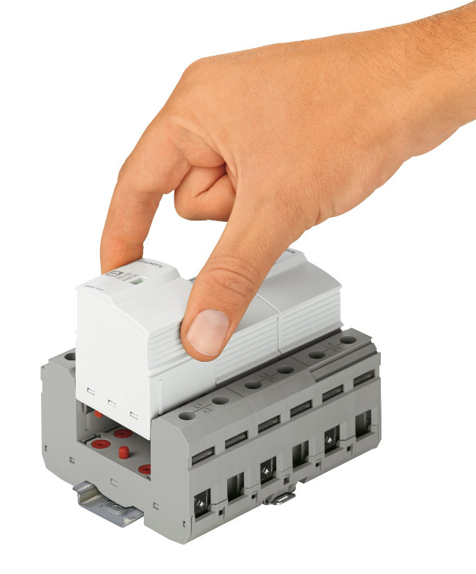 Na zdjęciu przykład wielokrotnych zacisków na rzeczywistej kombinacji ograniczników typ 1+typ 2: FLT-SEC-T1+T2-3S-350/25-FM – 2905470, linii COMPLETE line. Na zdjęciu przykład wielokrotnych zacisków na rzeczywistej kombinacji ograniczników typ 1+typ 2: FLT-SEC-T1+T2-3S-350/25-FM – 2905470, linii COMPLETE line.