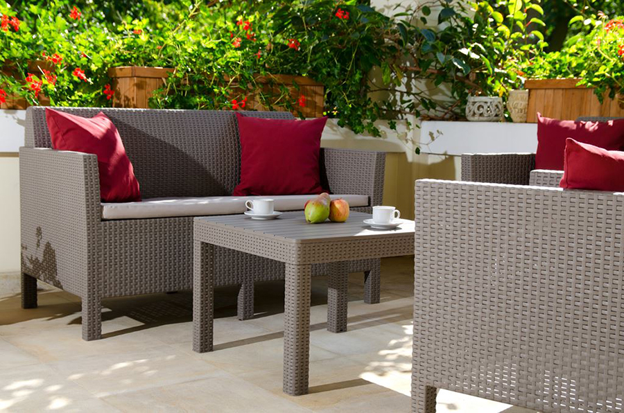 Meble ogrodowe – wygoda i przyjemność przebywania w ogrodzie