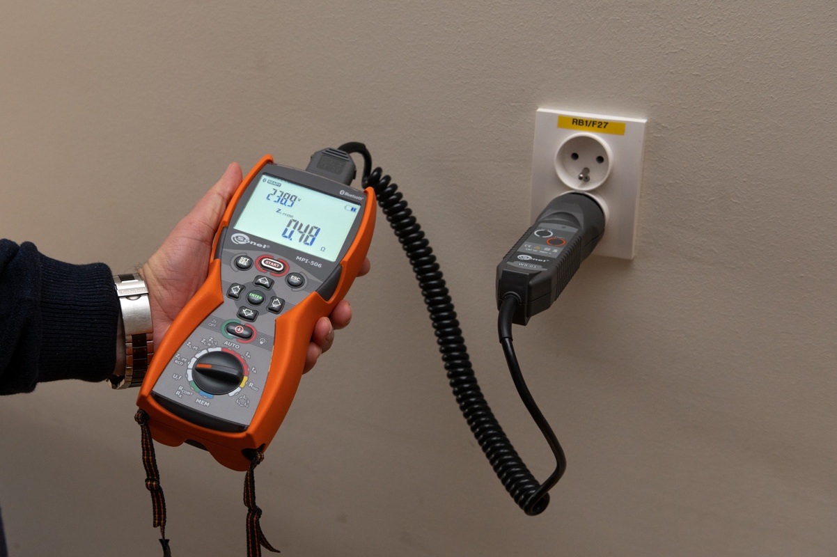 Pomiar impedancji pętli zwarcia miernikiem Sonel MPI-506 Pomiar impedancji pętli zwarcia miernikiem Sonel MPI-506