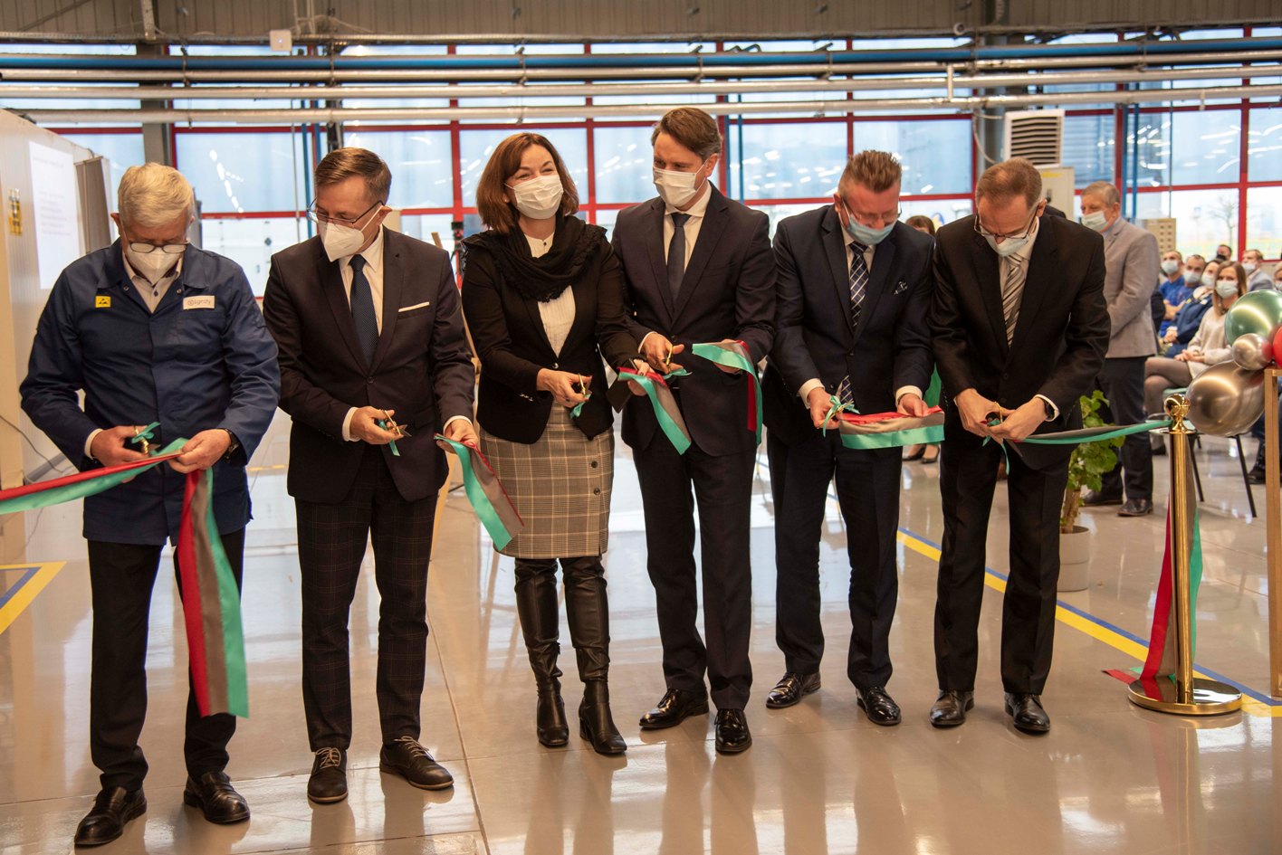 Signify Piła oficjalnie otworzyła nowy Zakład Opraw Oświetleniowych, który zajmuje się produkcją opraw profesjonalnych do wielu segmentów rynku Otwarcie zakładu Digital Solutions w Pile