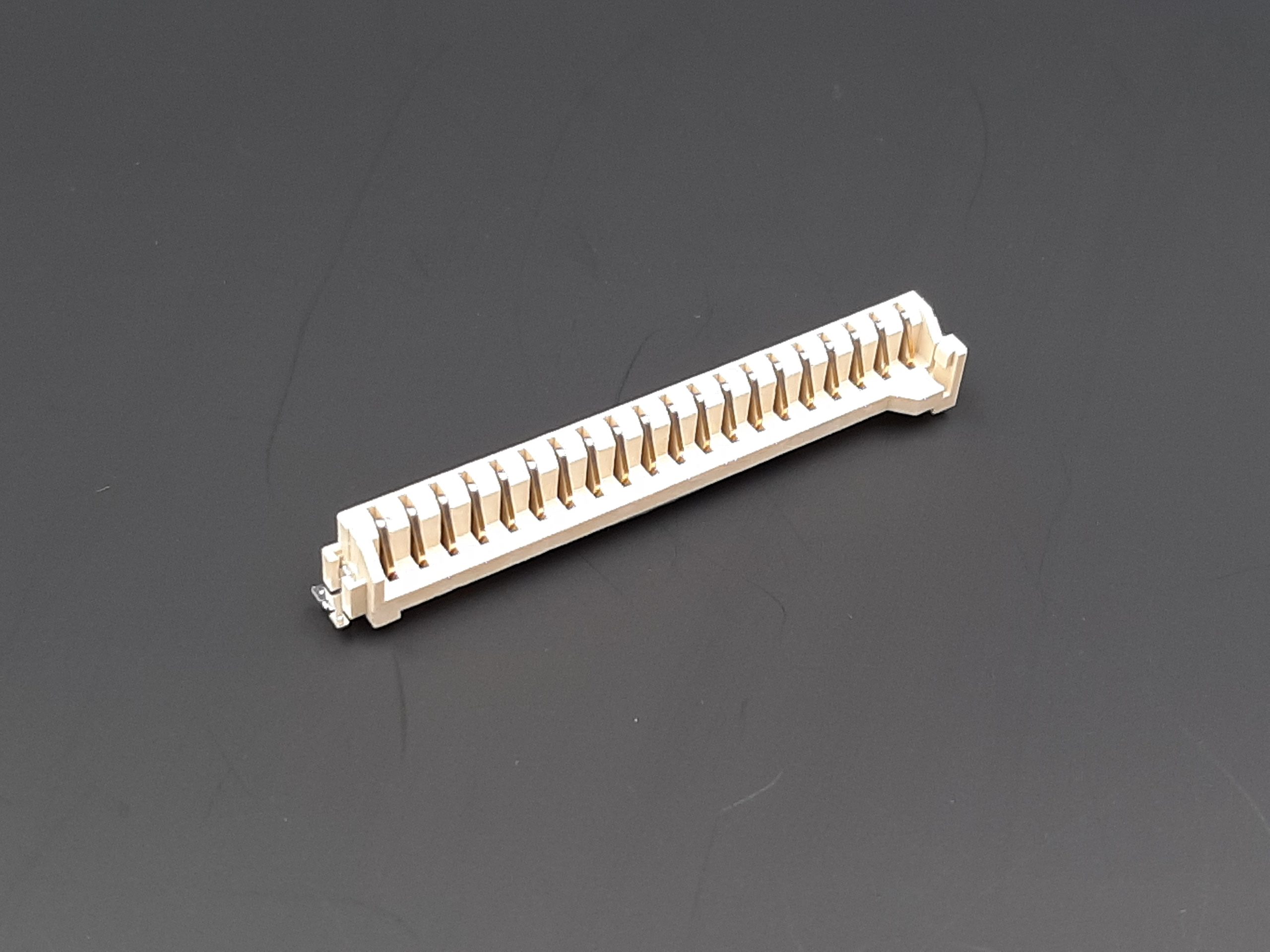 Złącza Clipzin™ oferują unikalny, półtrwały sposób montażu jednej płytki drukowanej na drugiej