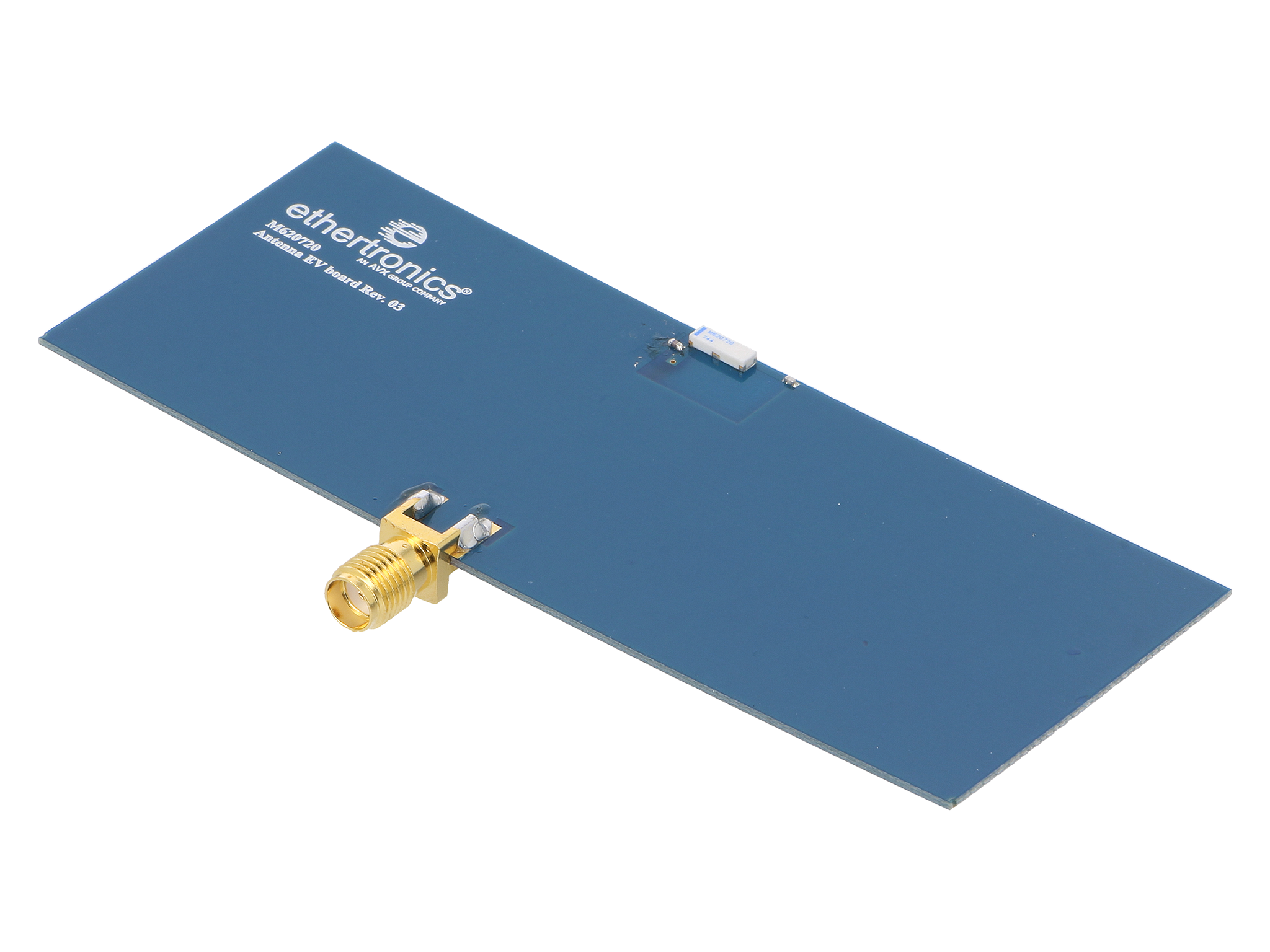 Prototypowa płytka demo wyposażona w złącze SMA oraz antenę SMD.