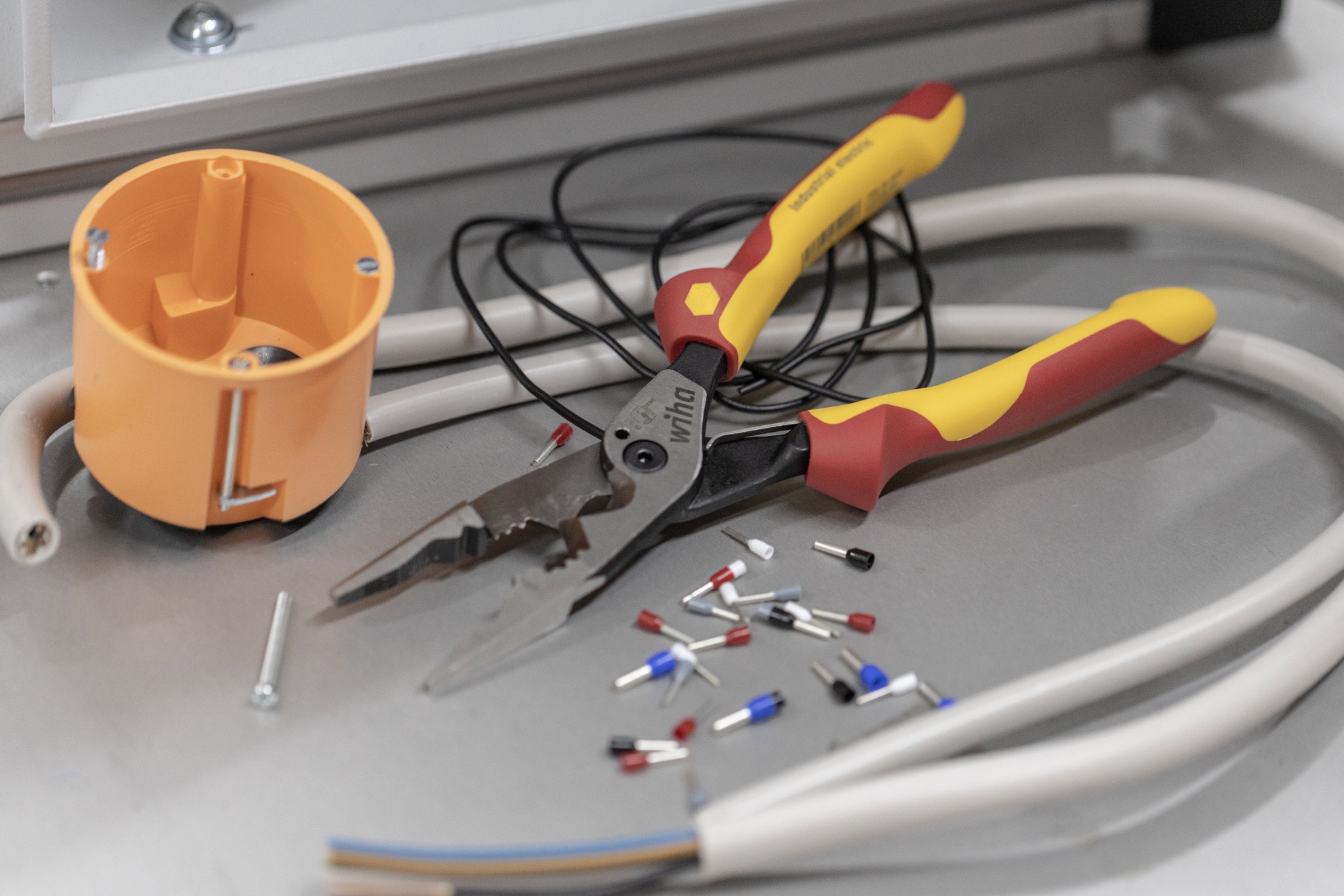 wiha szczypce 8w1 Industrial electric