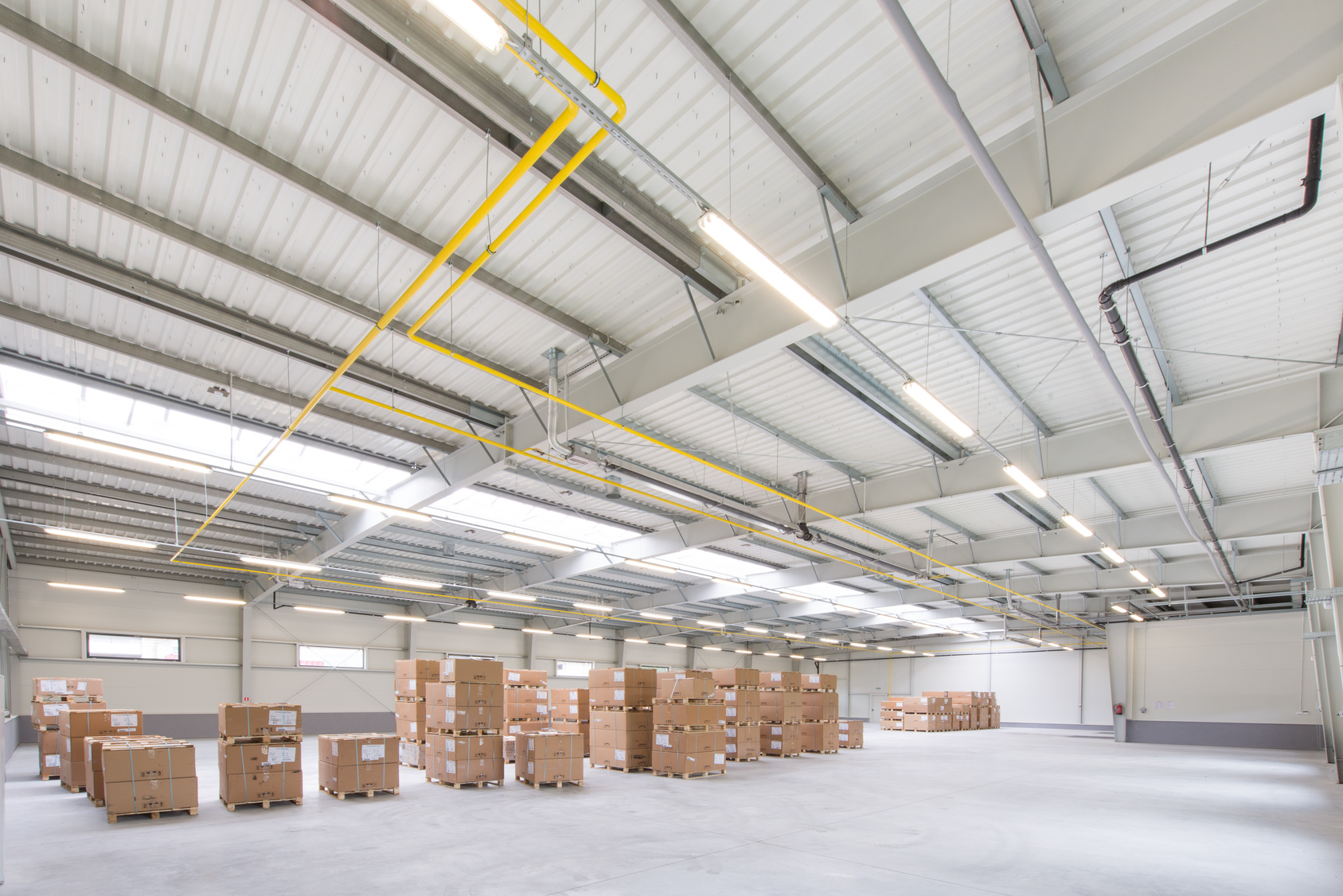 Stalowa hala magazynowa