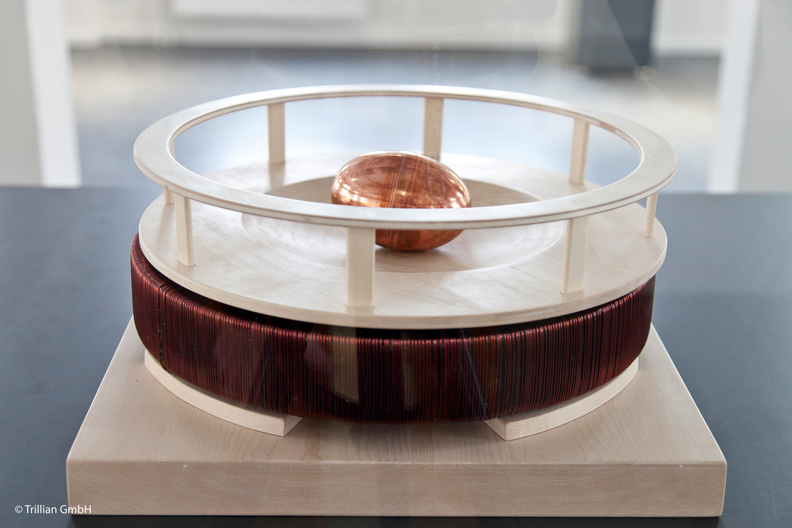 Elektrotechniczne „jajko Kolumba”- replika wynalazku Tesli