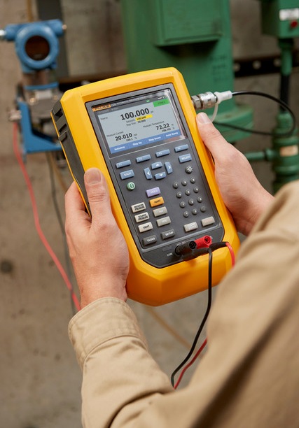 Automatyczny kalibrator ciśnienia Fluke-729 300 FC