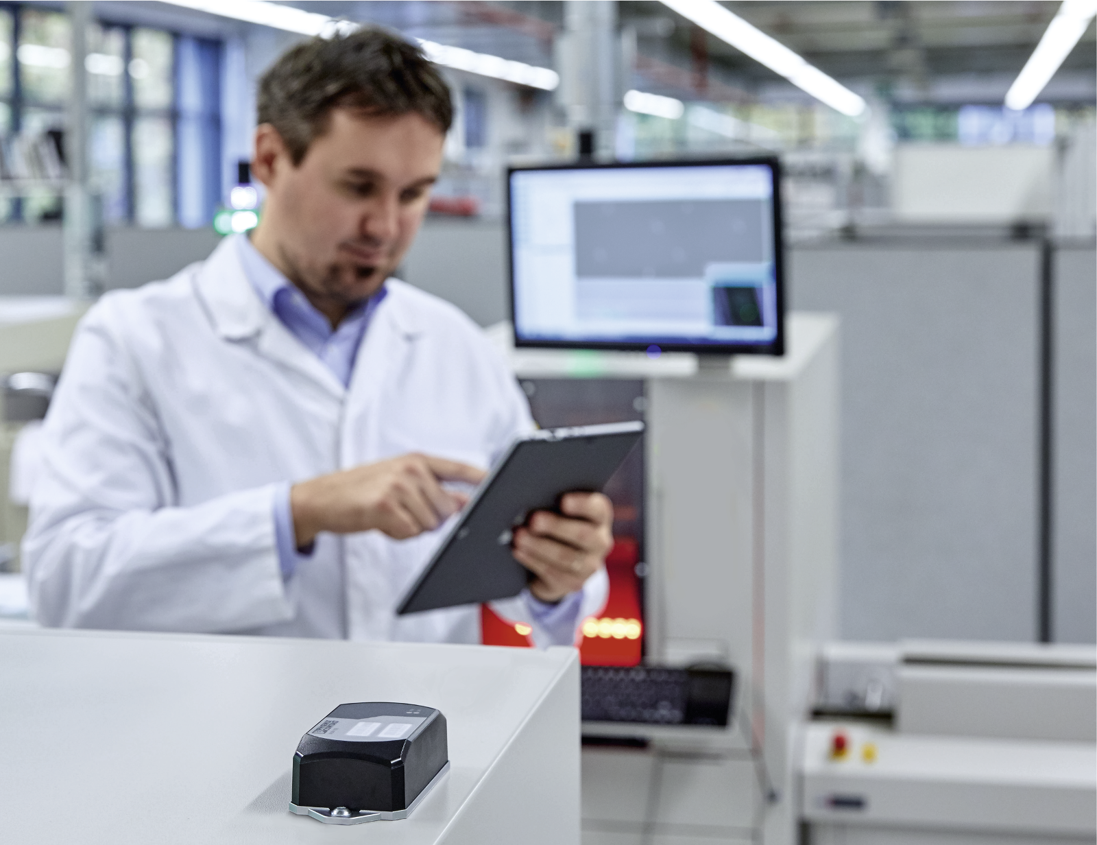 Wdrożenie przyszłościowego projektu Industry 4.0 w branży budowy maszyn oznacza bezpieczną komunikację WLAN.