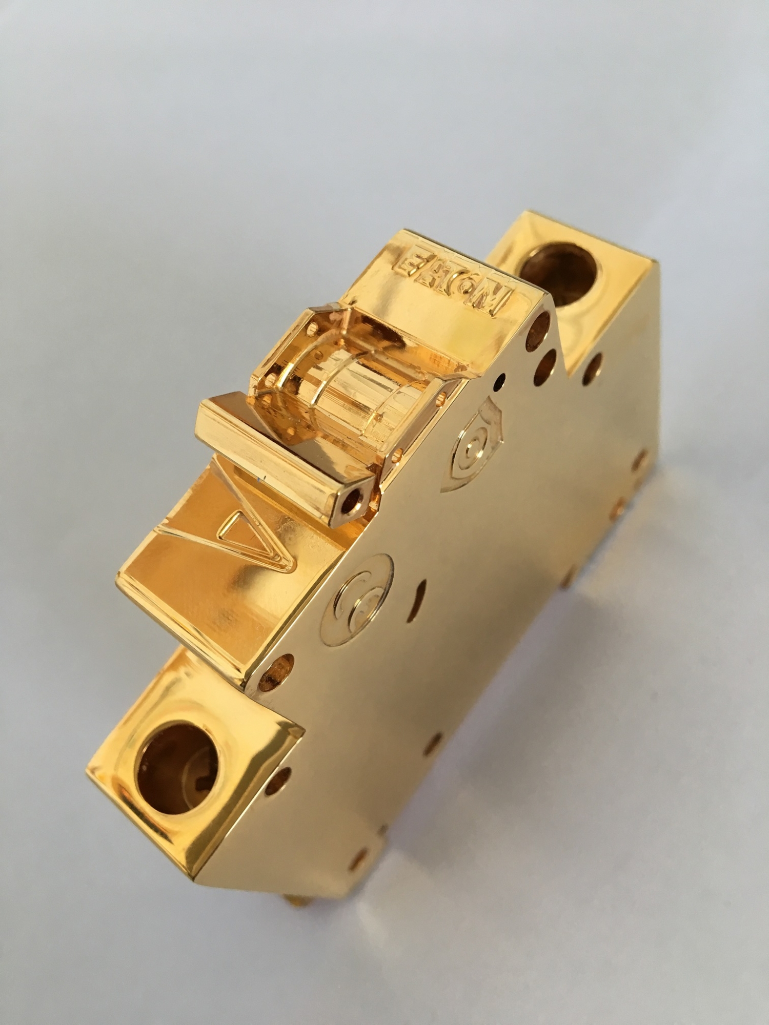 Eaton produkuje swój miliardowy wyłącznik nadprądowy (MCB) - niezmiennie, w tej samej fabryce